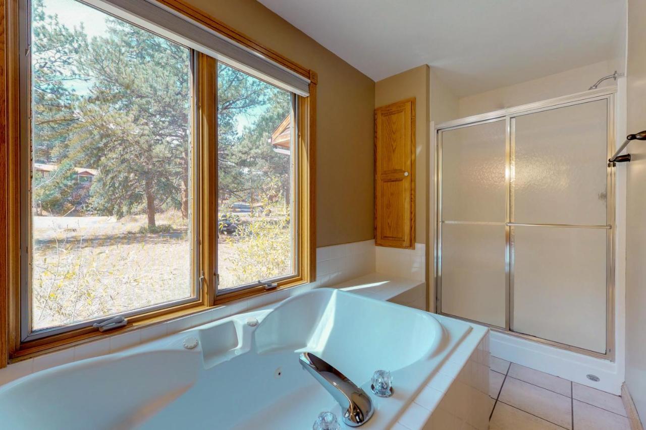 On Fall River - Permit #3193 Estes Park Bagian luar foto